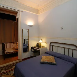 hostal-central-barcelona-08007.catalonia-hotels.com/